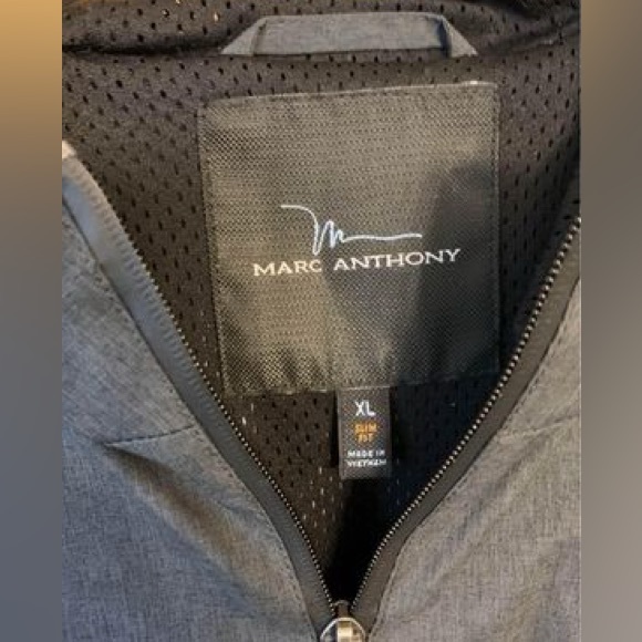 Men’s Gray Lightweight rain/wind Jacket - Picture 2 of 2